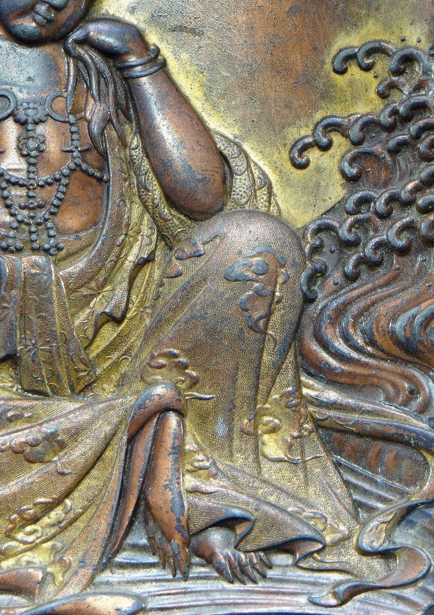 Japon, Fin Du XIXème Siècle, Coupelle En étain Doré à Représentation De Kwan Yin. -photo-4