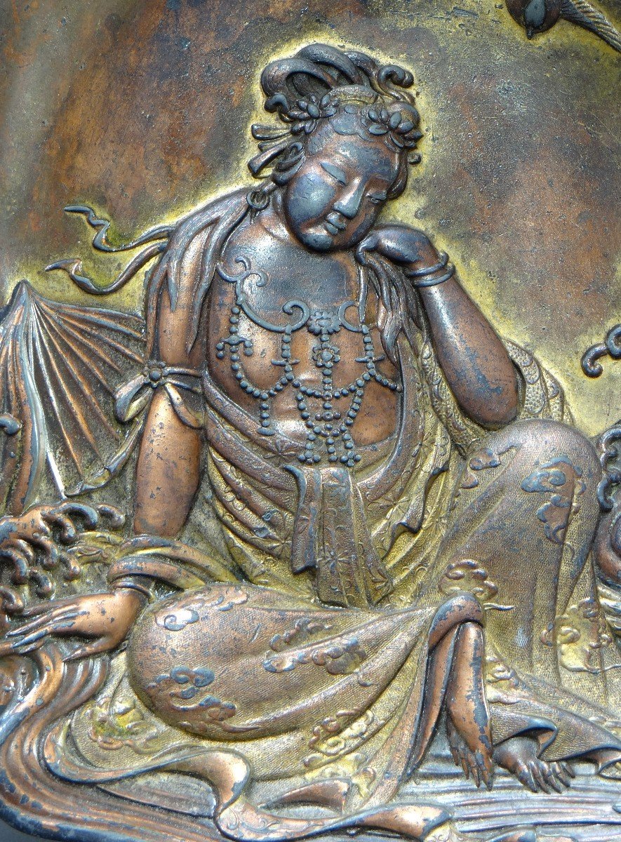 Japon, Fin Du XIXème Siècle, Coupelle En étain Doré à Représentation De Kwan Yin. -photo-6