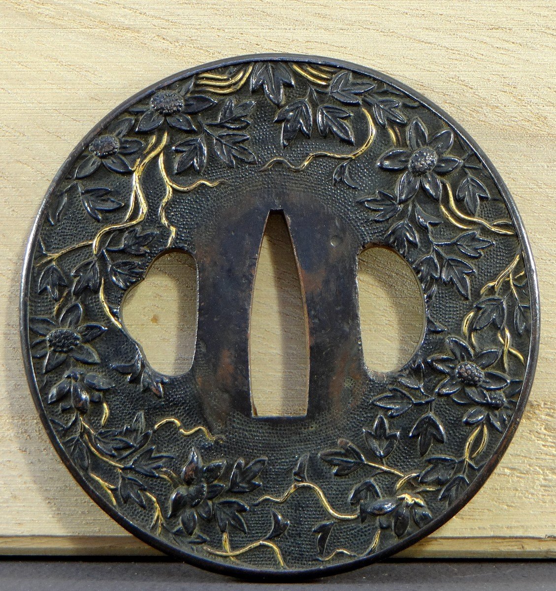 Japon, Fin De l'époque Edo (1603-1868), Garde De Sabre De Samouraï "Tsuba" En Shakudo.