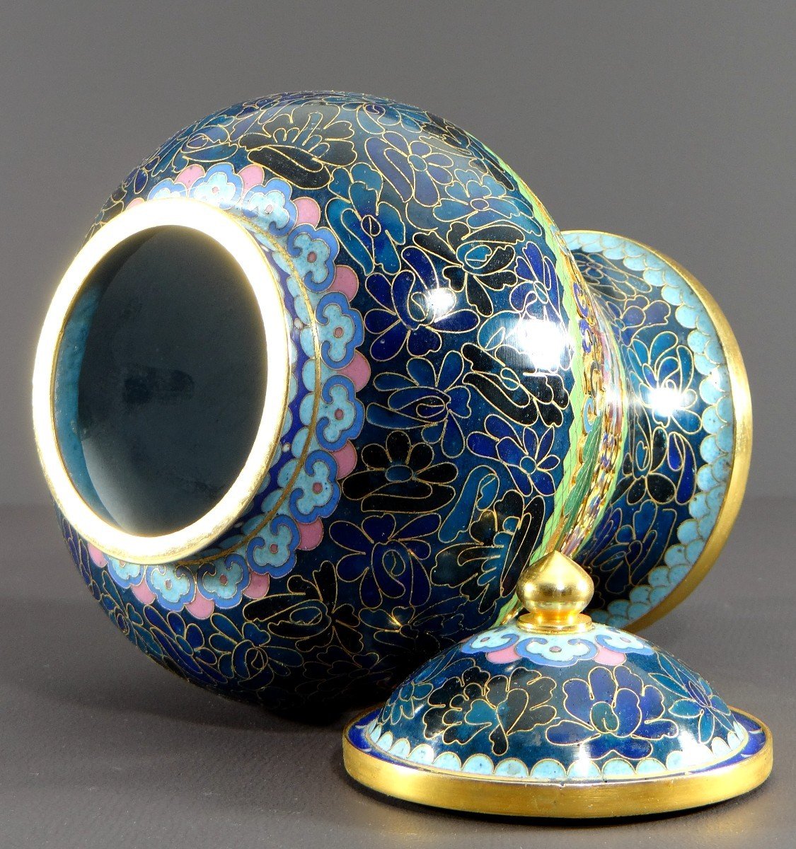 China, 1950s/1960s, Covered Pot In Cloisonné Enamels On Copper With Floral Decor.-photo-3