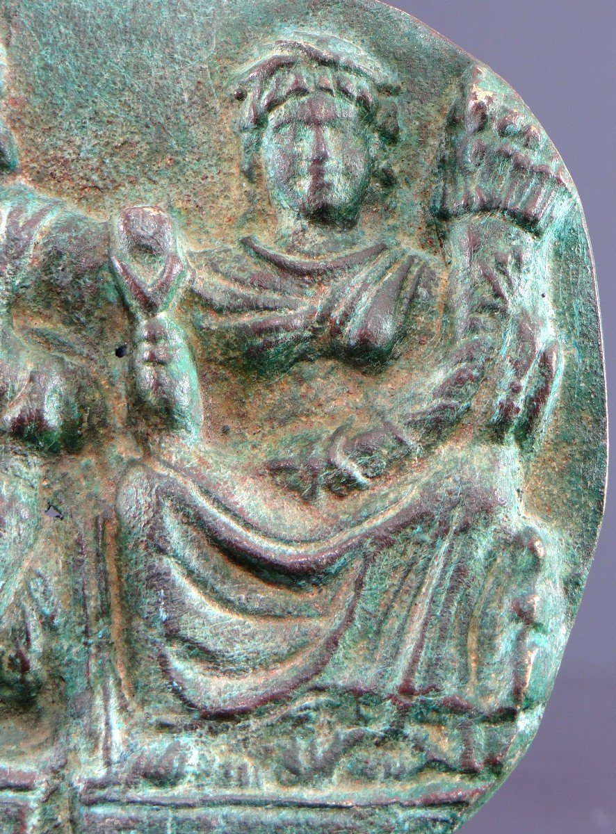 Gandhara, IIème-IIIème Siècle, Grande Plaque En Bronze Décorée En Relief De Panchika Et Hariti.-photo-1