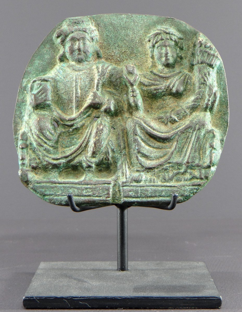 Gandhara, IIème-IIIème Siècle, Grande Plaque En Bronze Décorée En Relief De Panchika Et Hariti.