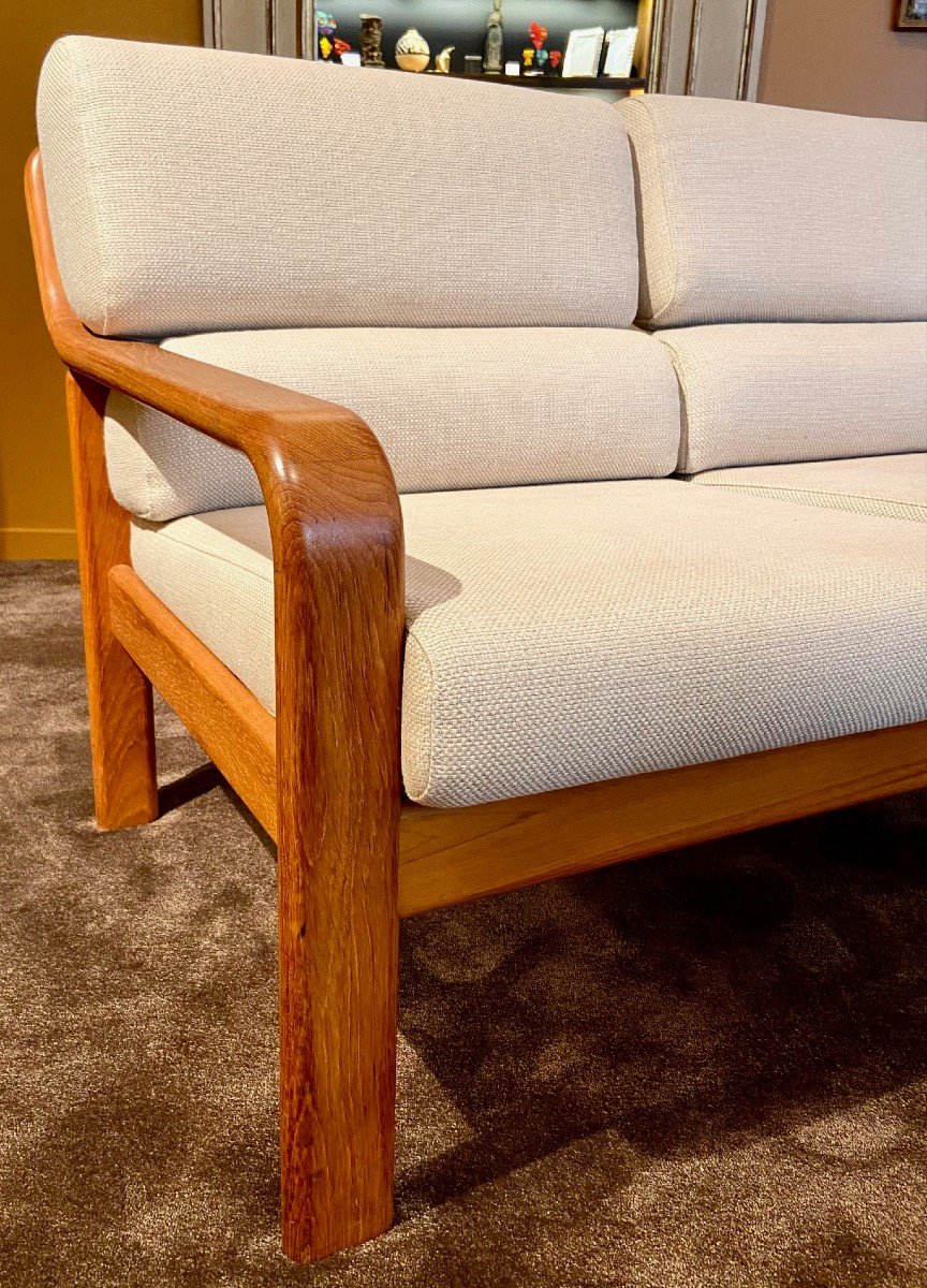 Danemark, Années 1970, L. Olsen & Son, Rare Canapé Deux Places En Teck Et Tissu. -photo-4