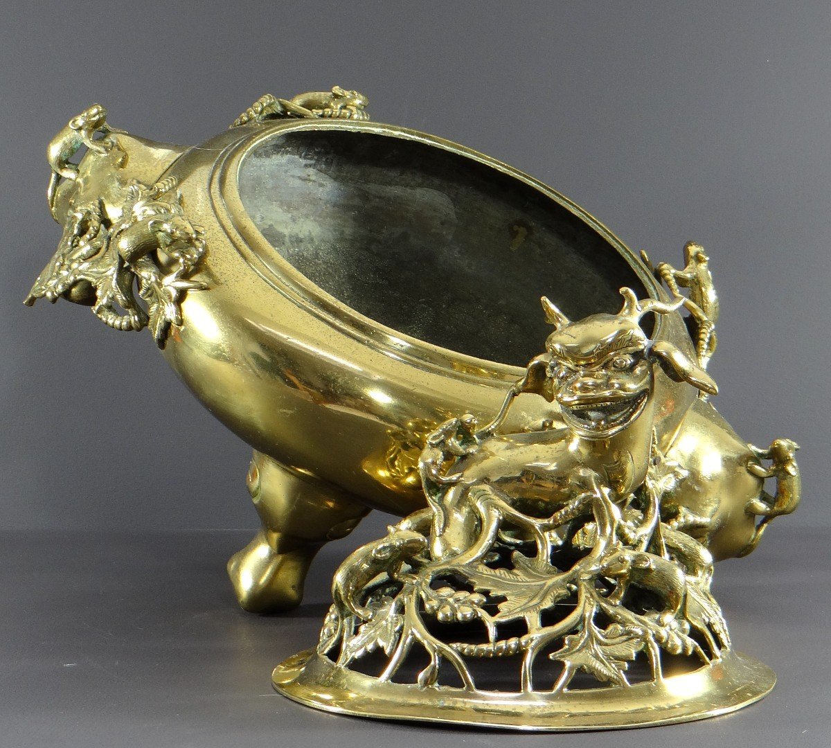 Chine, Fin Du XIXème-début Du XXème Siècle, Important Brûle-parfum En Bronze Orné d'Animaux. -photo-4