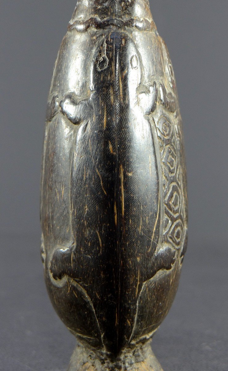 Indonésie, île De Timor, Rare Boîte à Craie (bétel) En Bois Sculpté De Lézards Et d'Un Oiseau. -photo-1