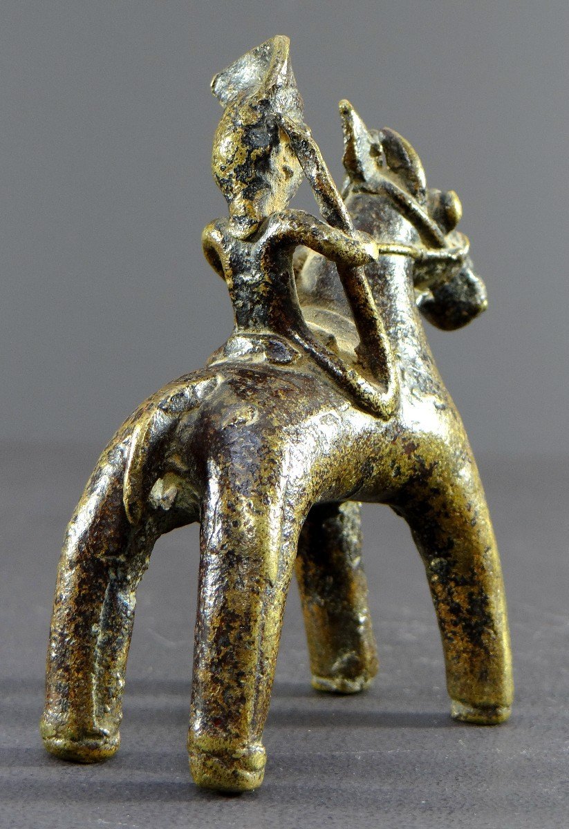 Inde, Fin Du XIXème Siècle, Statue équestre D’art Tribal En Bronze Représentant Un Cavalier.-photo-2