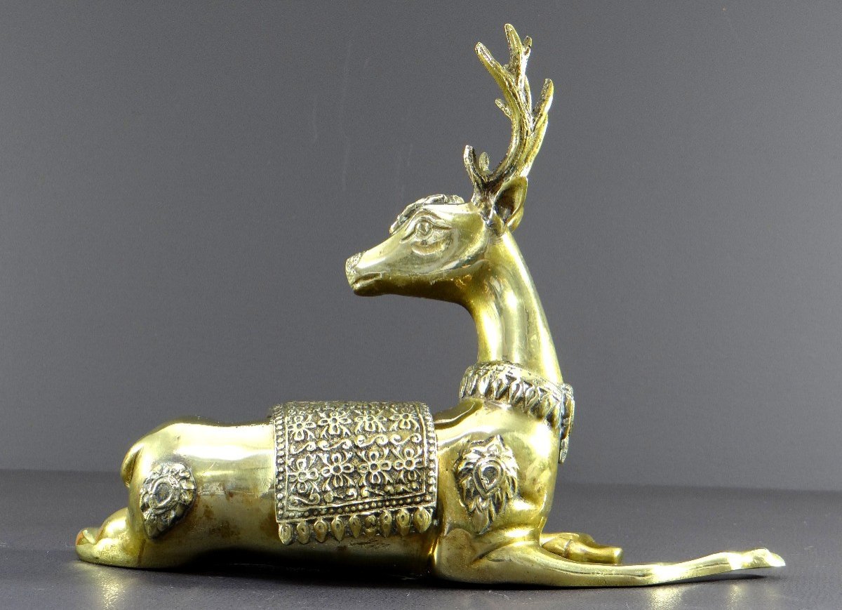 Thaïlande, Années 1960, Sculpture En Bronze Figurant Un Cerf Couché.-photo-1