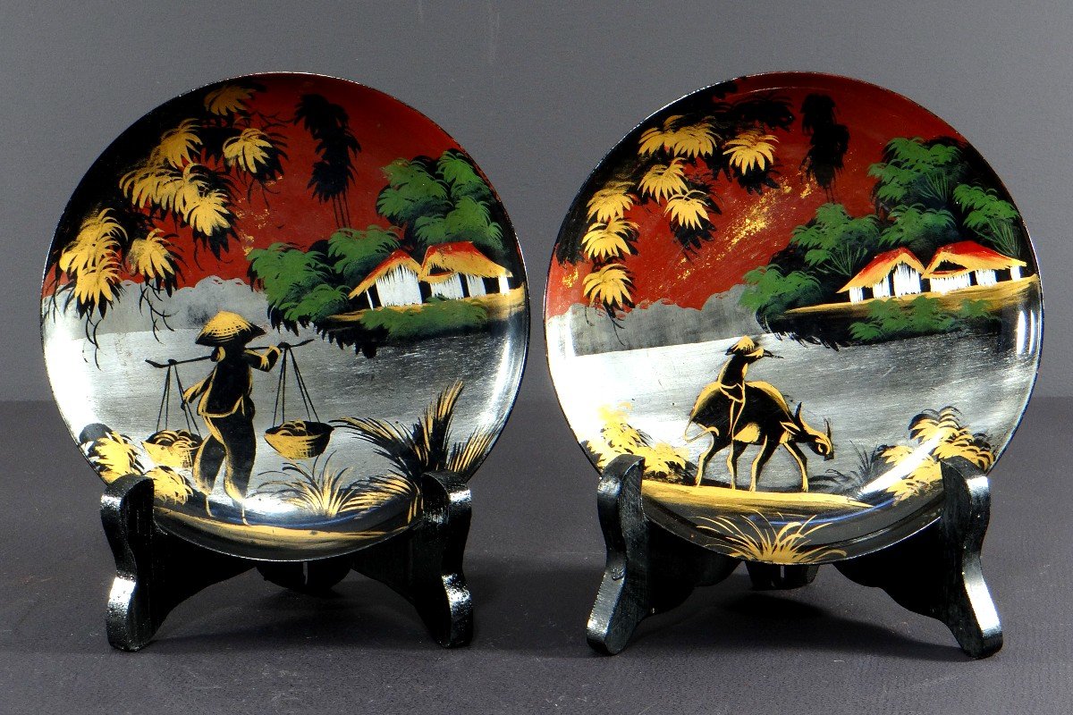 Vietnam, 1950s/1960s, Minh Thanh Workshop, Pair Of Small Lacquer Cups.