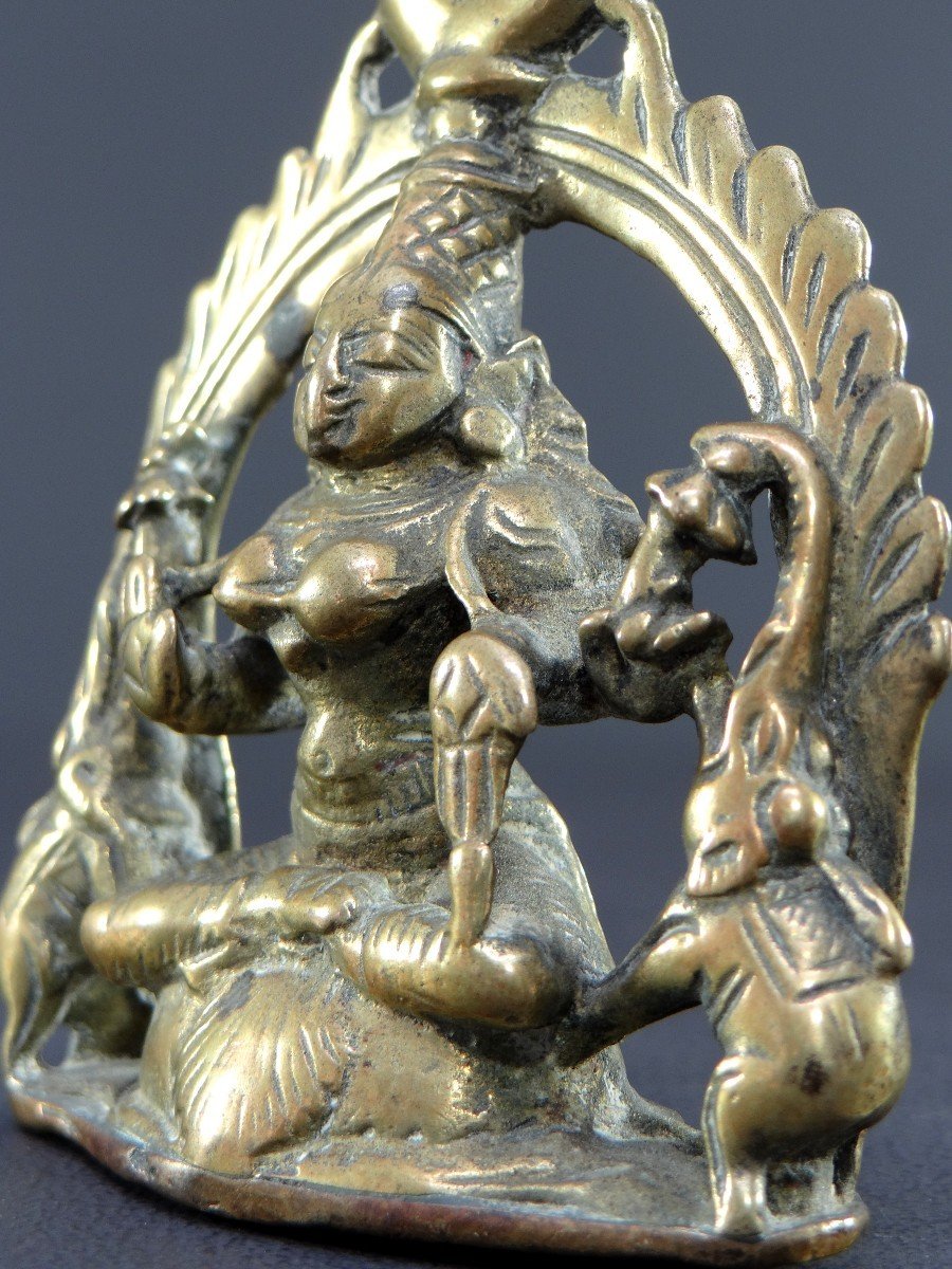 Inde, XIXème Siècle, Autel à Suspendre En Bronze Dédié à La Déesse Lakshmi Aux éléphants. -photo-1