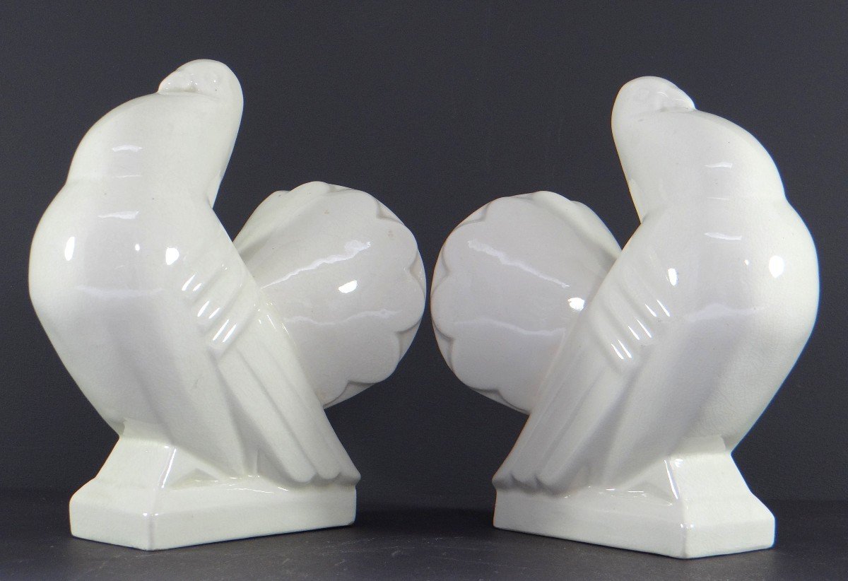 Manufacture De Saint-clément, Années 1930,  Paire De Serre-livres Figurant Des Pigeons.