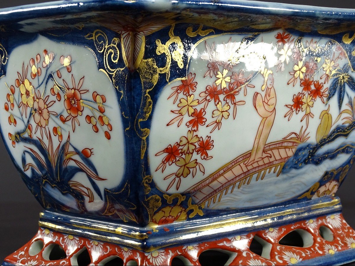 Japan, Late 19th Century, Imari Port, Porcelain Jardiniere Decorated With Animated Landscapes. -photo-2