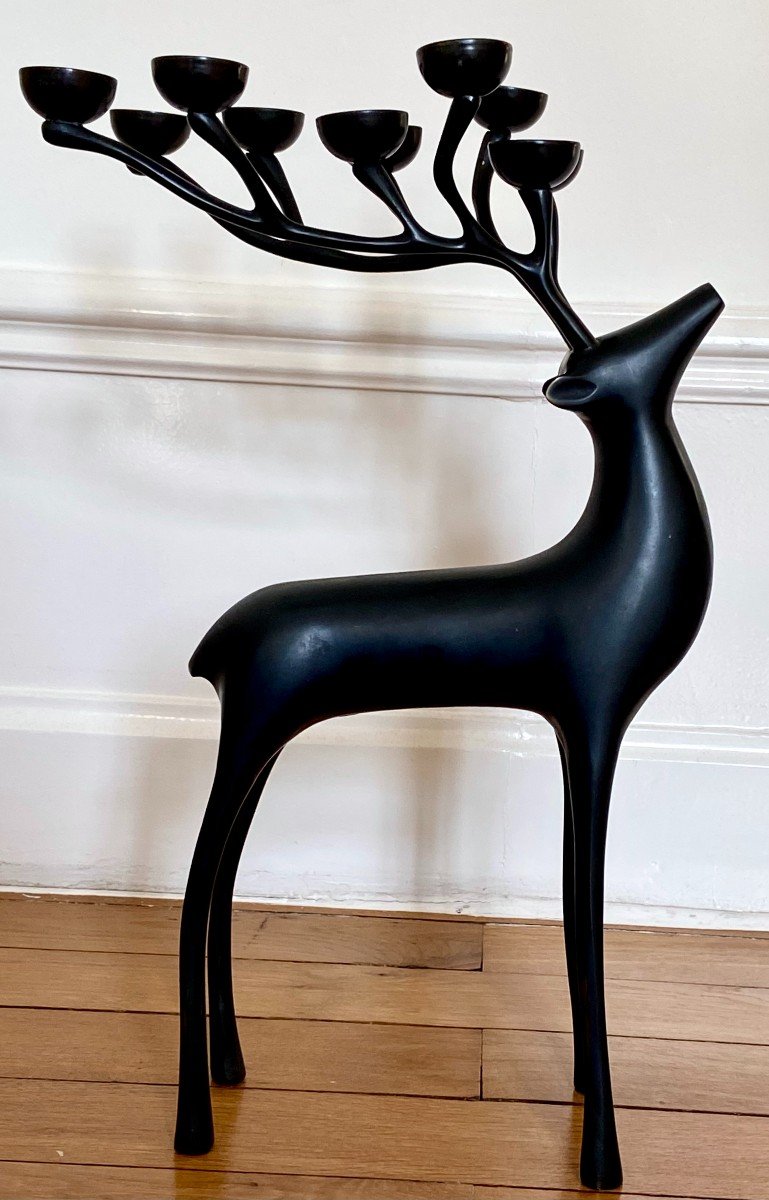 France, Années 1980, Grande Paire De Chandeliers En Bronze à Dix Lumières Figurant Des Cerfs. -photo-1