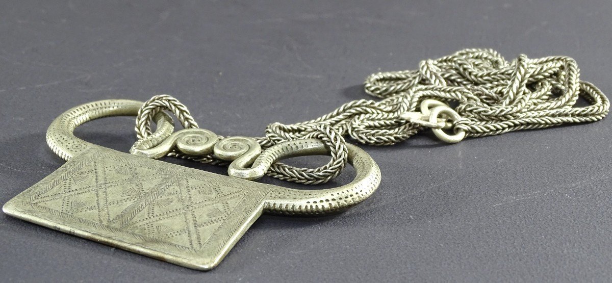 Vietnam Or Laos, Hmong Ethnic Group, Rare Large Ornate Chain And Silver Padlock Pendant. -photo-4