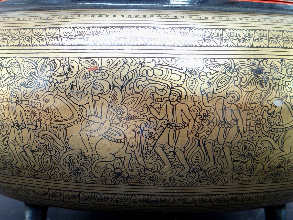 Burma, Mid-20th Century, Four-tiered Offering Box In Gold-red-black Lacquer.-photo-1