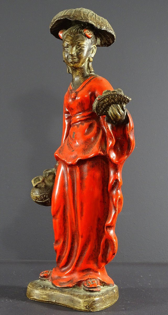 Chine, Milieu Du XXème Siècle, Statue En Céramique d'Une Jeune Femme Porteuse De Vivres. -photo-2