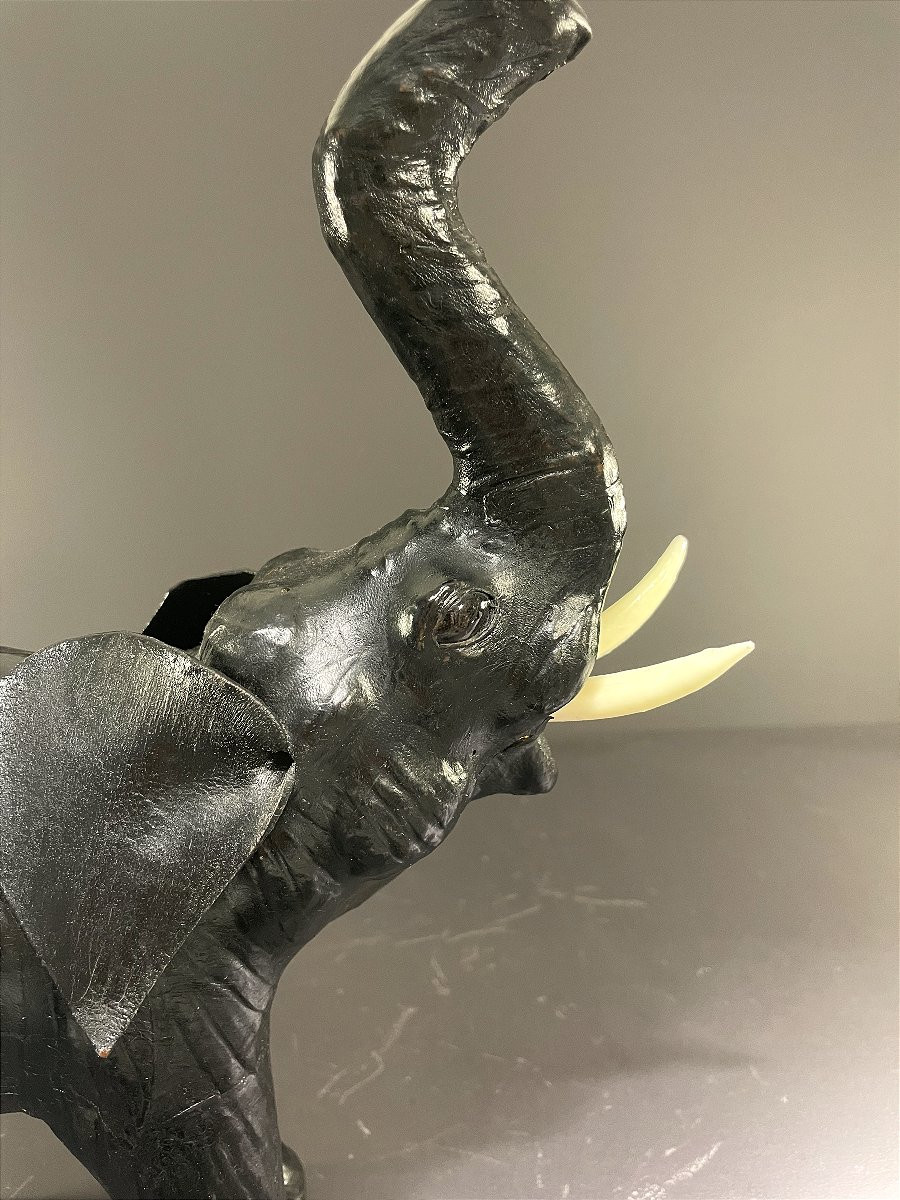 France, 1970, Ravissant éléphant En Cuir Noir.-photo-2