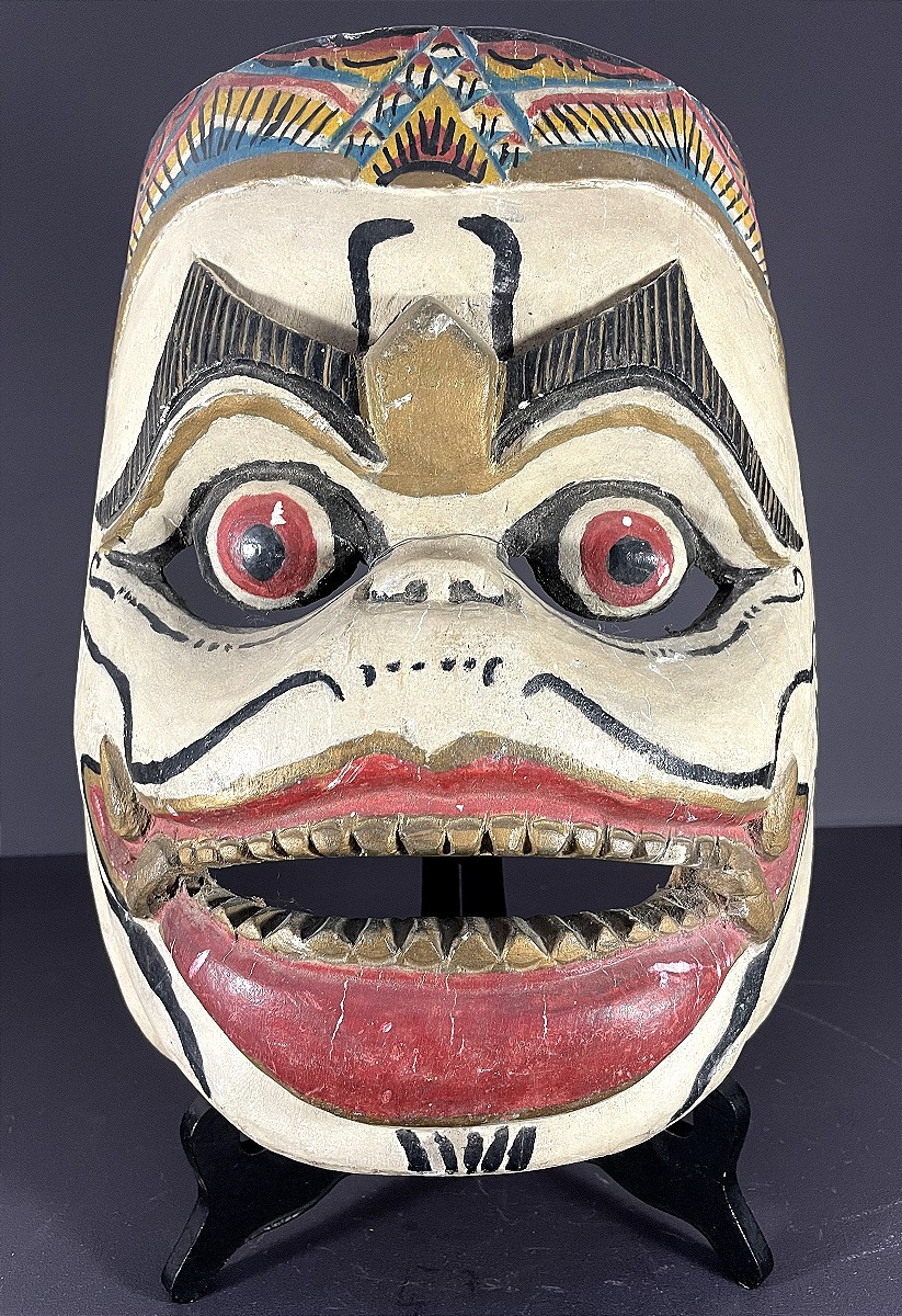 Indonésie, milieu du XXème siècle, masque du théatre de Barong.-photo-2