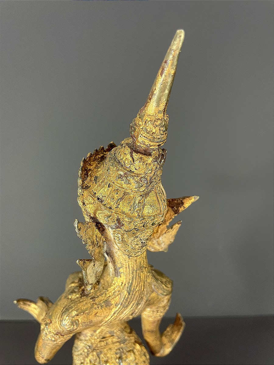 Cambodge, Art khmer, milieu du XXème siècle,  statue en bronze Apsara au mouvement traditionnel-photo-6