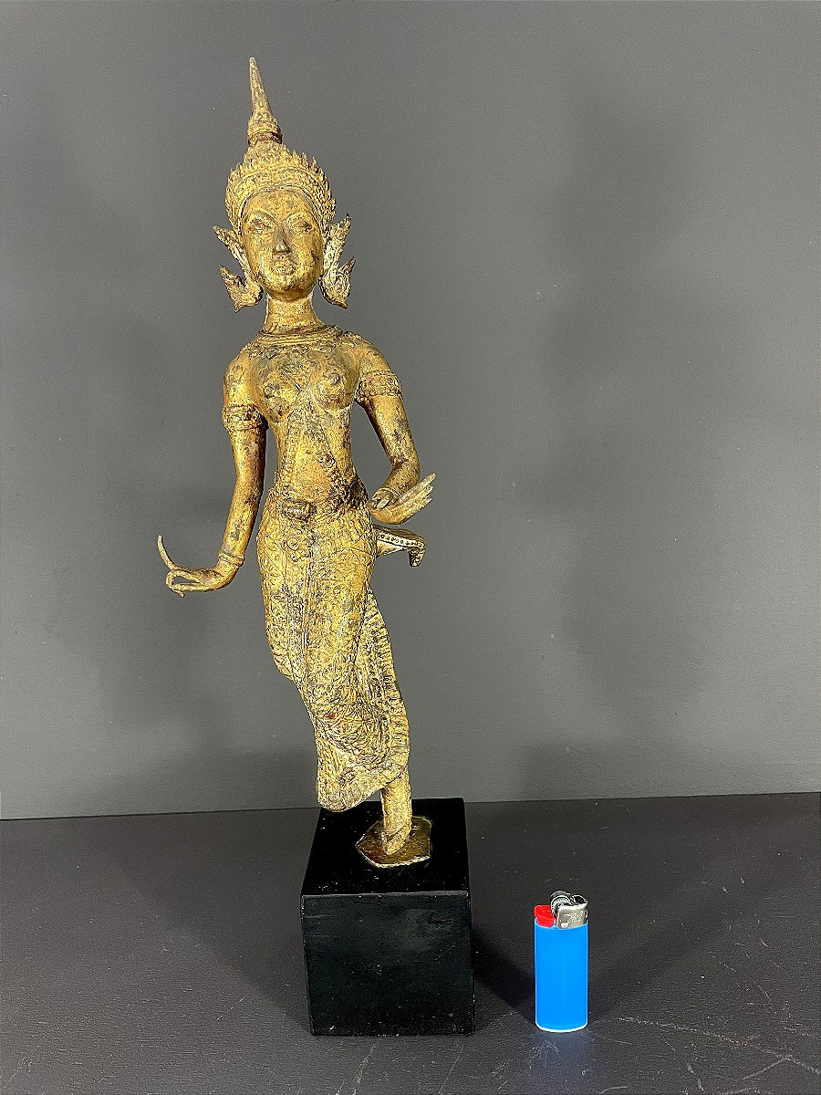 Cambodge, Art khmer, milieu du XXème siècle,  statue en bronze Apsara au mouvement traditionnel-photo-8