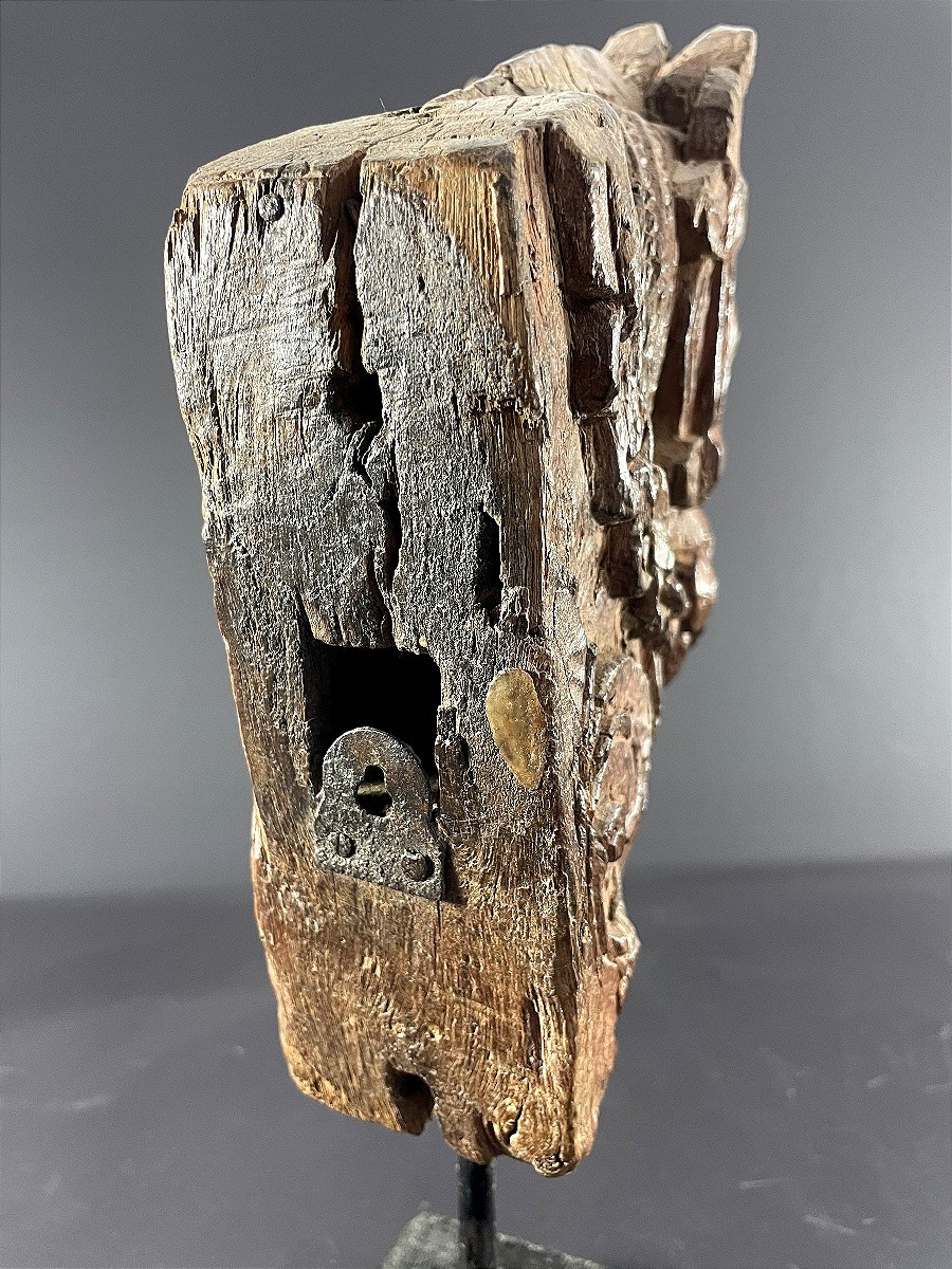 Inde, XIXème siècle, Sculpture votive en forme de tête de cheval harnaché.-photo-3