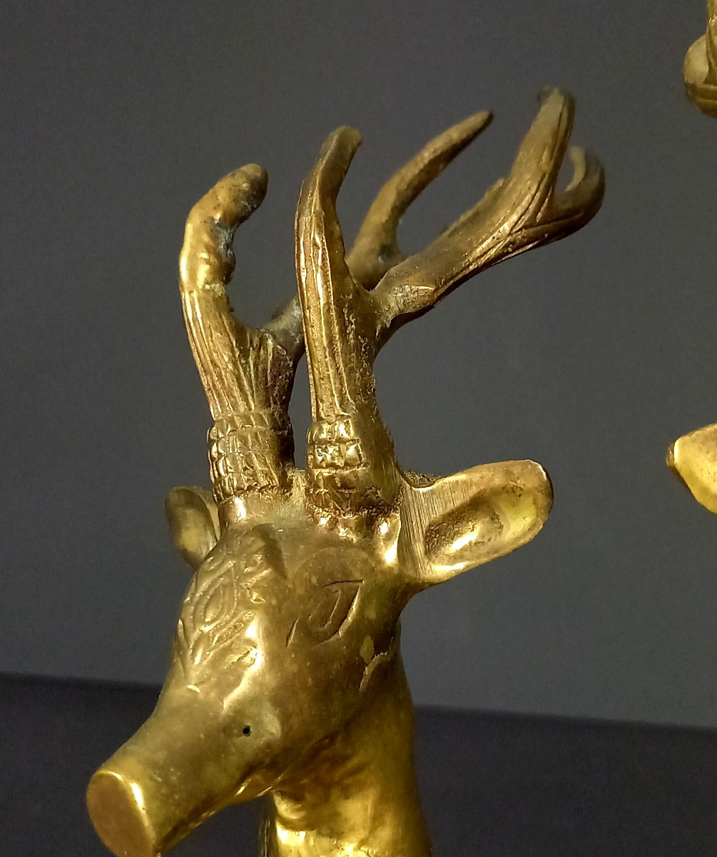 Thaïlande, Années 1960, Paire de sculptures en laiton figurant deux cerfs couchés.-photo-3