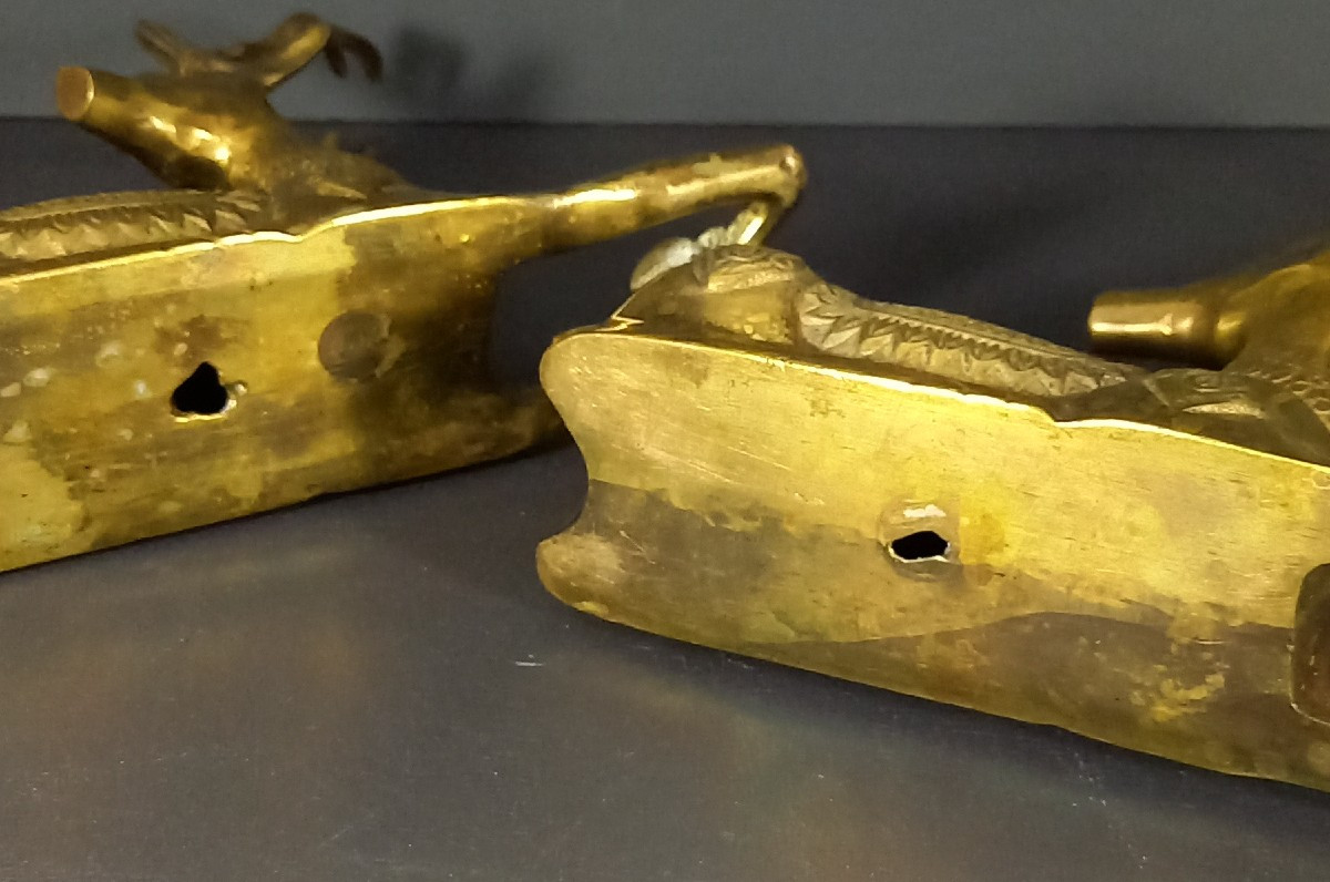 Thaïlande, Années 1960, Paire de sculptures en laiton figurant deux cerfs couchés.-photo-6