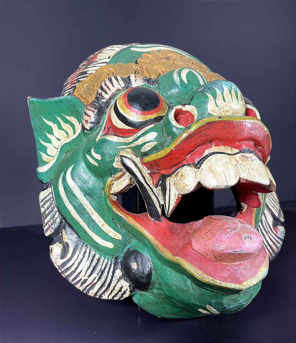 Indonésie, masque polychrome du théatre de Barong, 1970.-photo-2