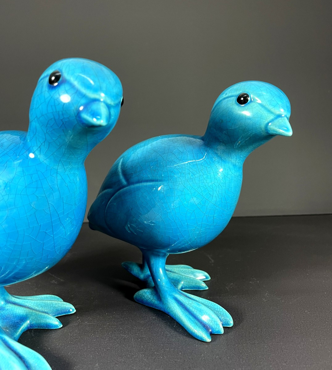 Chine, Années 1950/1960, paire d'oiseaux en porcelaine bleue turquoise.-photo-3