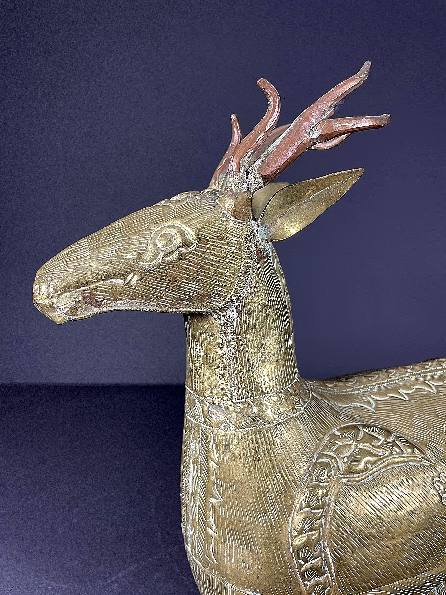 France, 1960, boîte en laiton à représentation d'un cerf.-photo-3