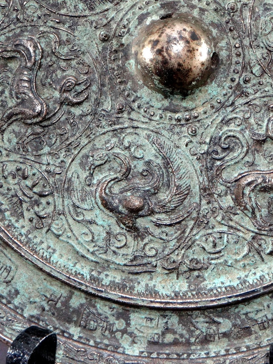 Chine, Milieu Du XXème Siècle, Miroir En Métal Présentant Un Décor De Phénix Et De Kilins.-photo-3