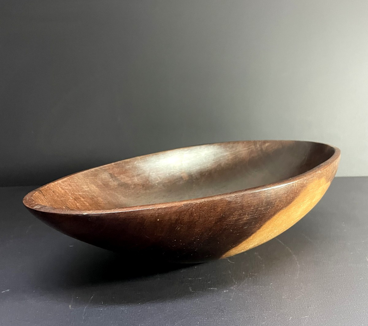 Iles Fidji, Coupe oblongue utilisée pour la consommation du kava, breuvage cérémoniel, 1950.-photo-3