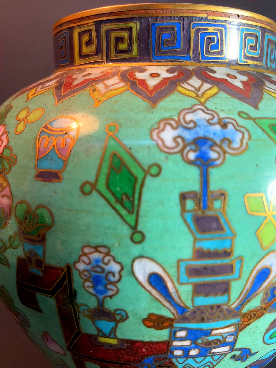 Chine, Années 1930/1950, Paire De Pots couverts En émaux Cloisonnés reposant sur leurs socles.-photo-2