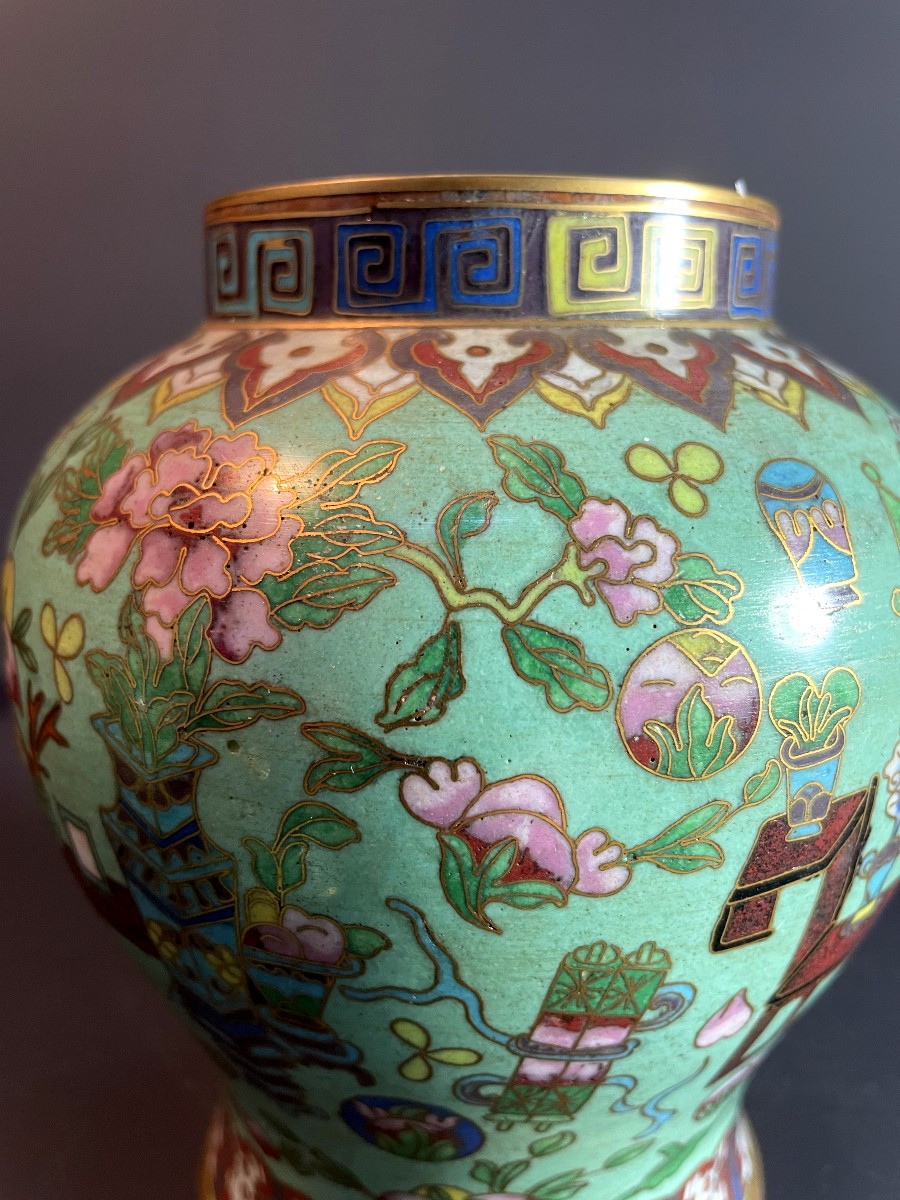 Chine, Années 1930/1950, Paire De Pots couverts En émaux Cloisonnés reposant sur leurs socles.-photo-7