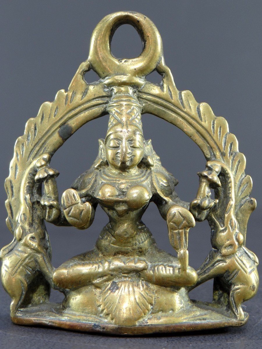 Inde, XIXème Siècle, Autel à Suspendre En Bronze Dédié à La Déesse Lakshmi Aux éléphants. -photo-2