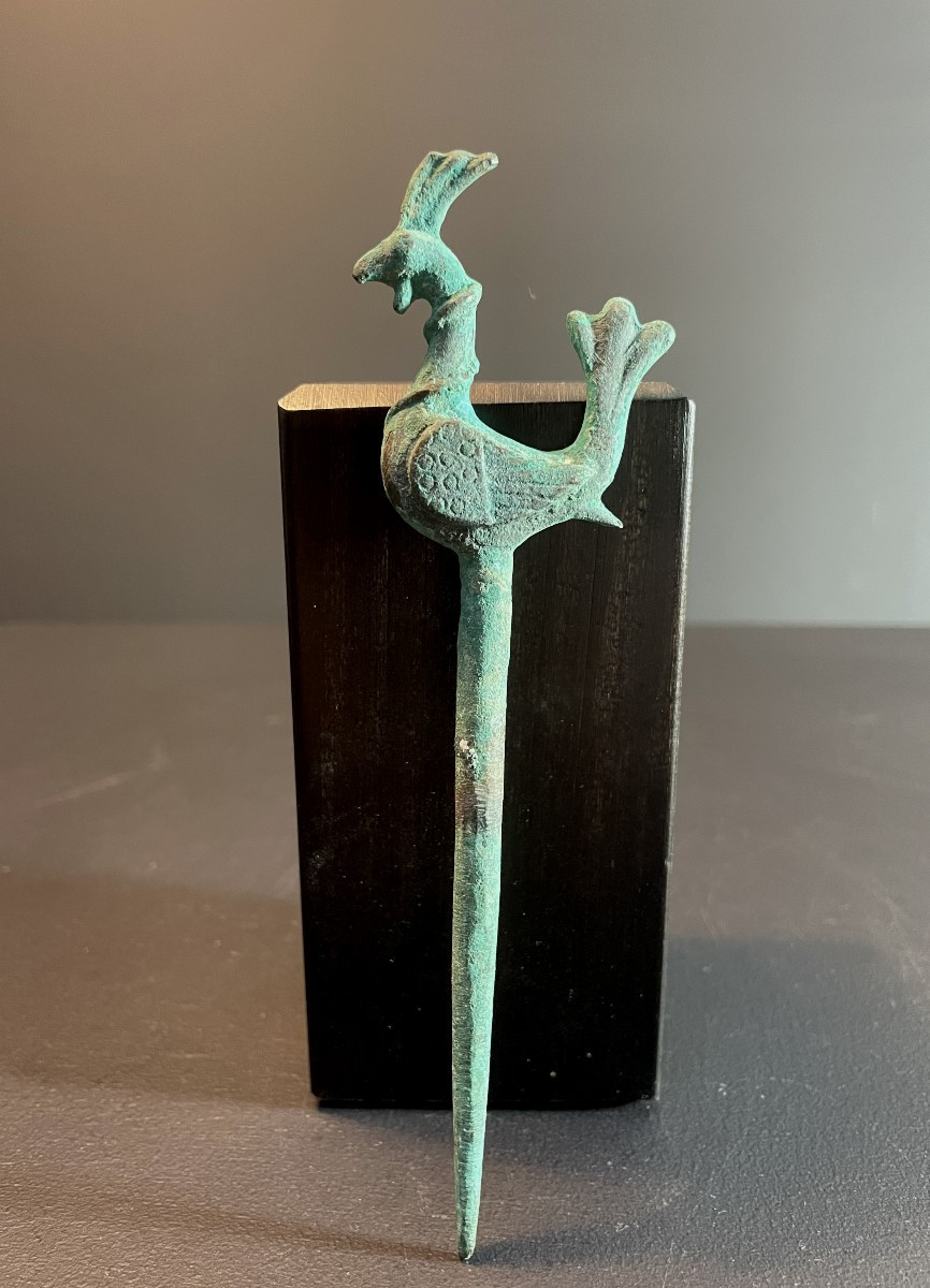 Bactriane, IIIème siècle avant notre ère, épingle à cheveux en bronze ornée d'un oiseau stylisé-photo-3