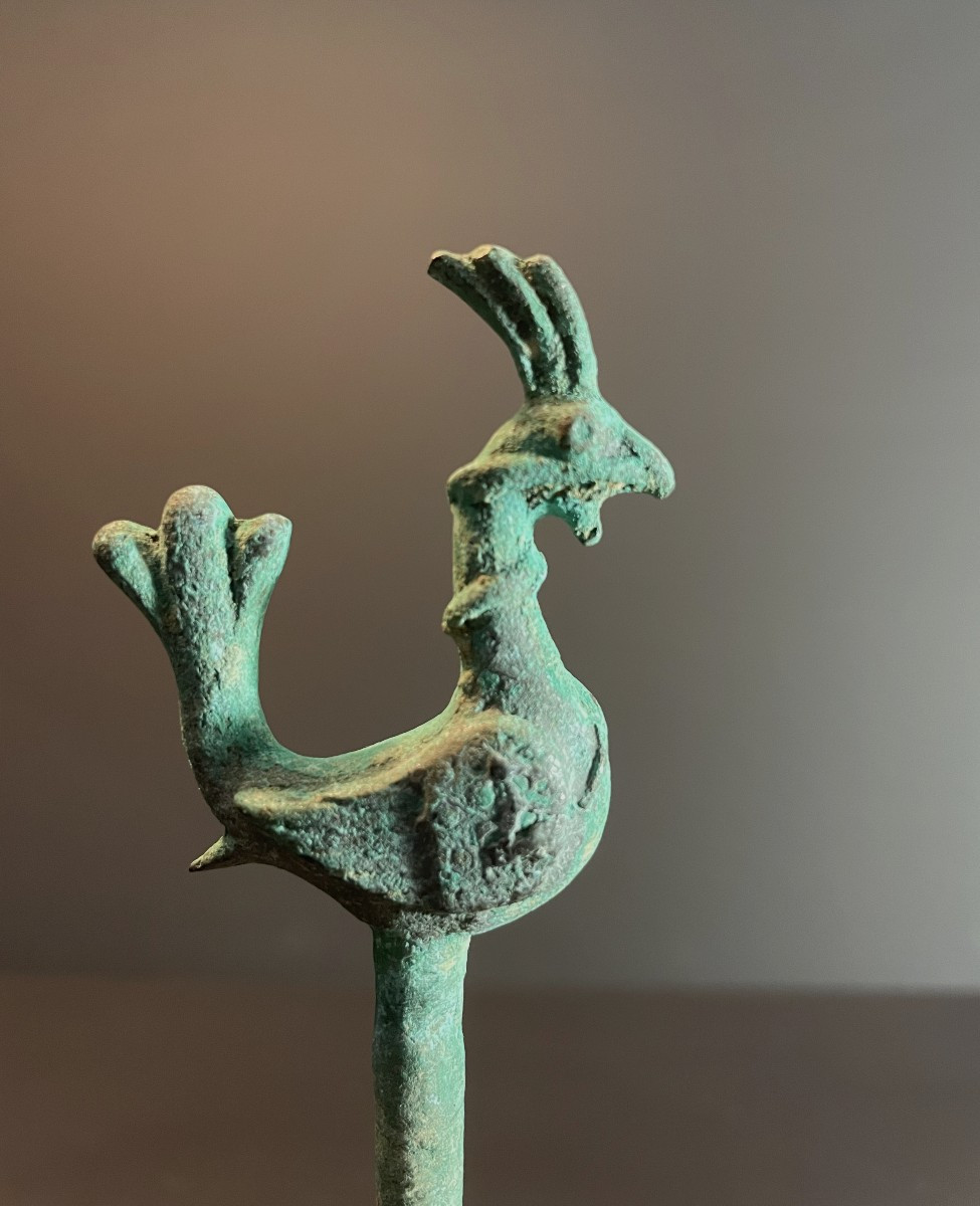 Bactriane, IIIème siècle avant notre ère, épingle à cheveux en bronze ornée d'un oiseau stylisé-photo-6