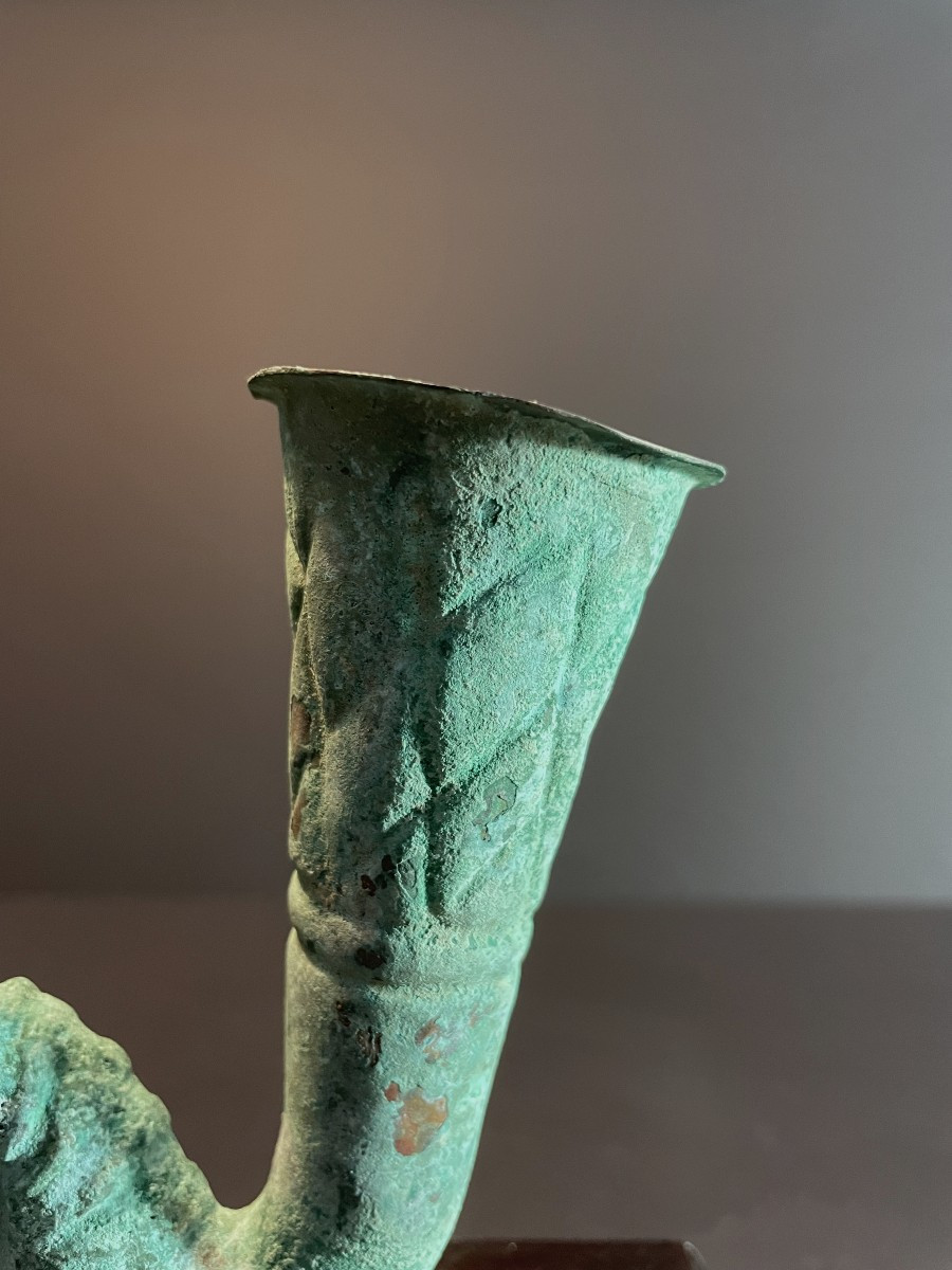 Civilisation de Bactriane, 400 avant notre ère, rhyton en bronze orné d'un buste de cheval-photo-2