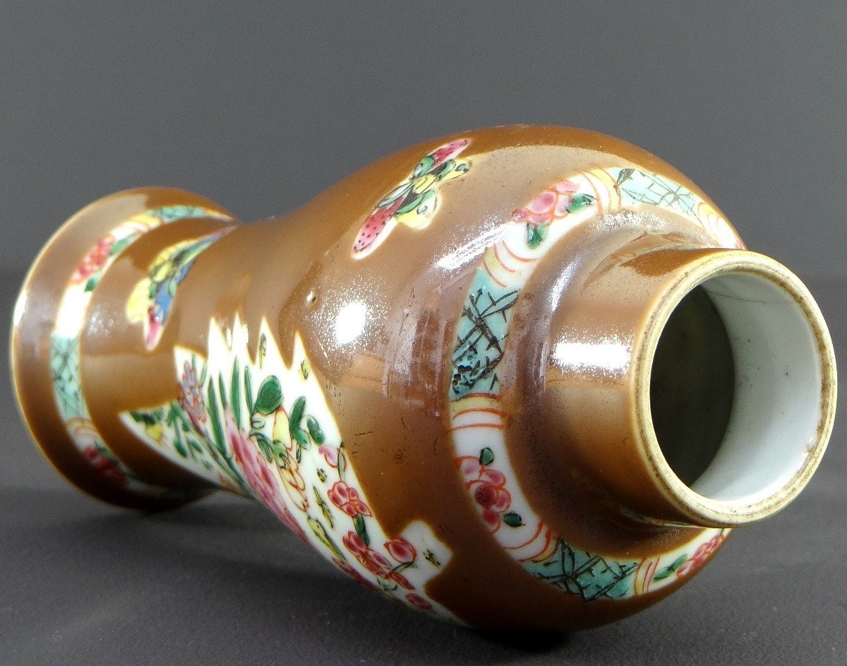 China, 18th Century, Reign Of Emperor Qianlong (1735-1796), Porcelain Vase, Famille Rose.-photo-2