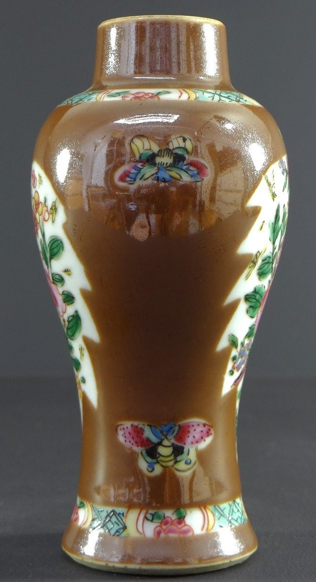 China, 18th Century, Reign Of Emperor Qianlong (1735-1796), Porcelain Vase, Famille Rose.-photo-3