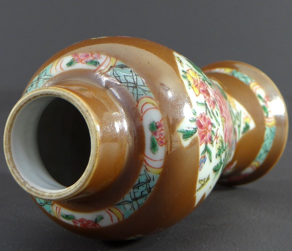 China, 18th Century, Reign Of Emperor Qianlong (1735-1796), Porcelain Vase, Famille Rose.-photo-4