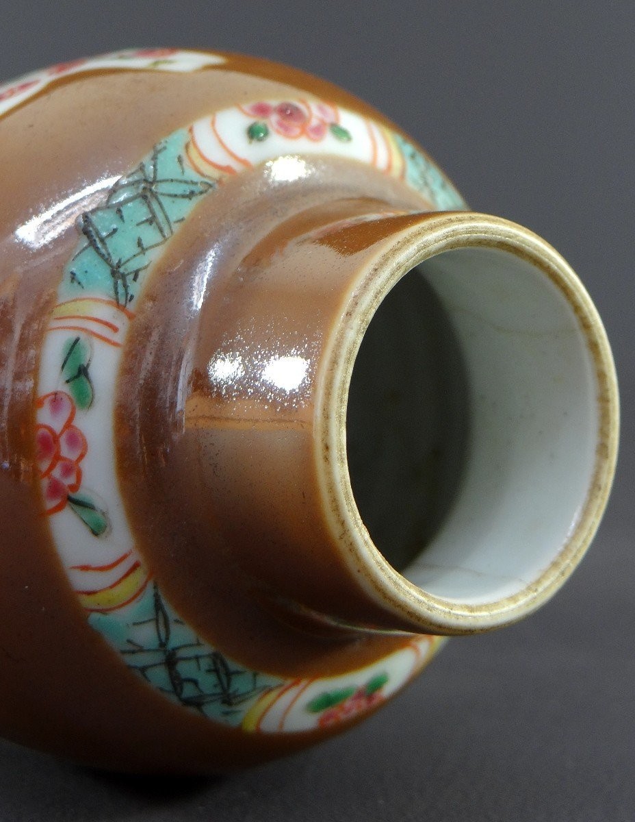 China, 18th Century, Reign Of Emperor Qianlong (1735-1796), Porcelain Vase, Famille Rose.-photo-2