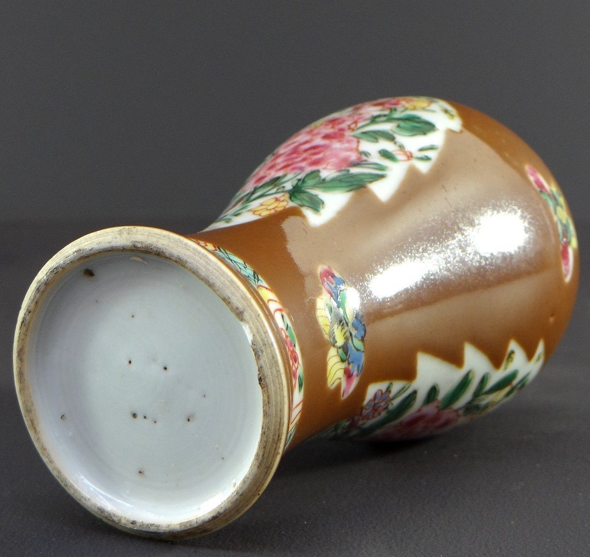 China, 18th Century, Reign Of Emperor Qianlong (1735-1796), Porcelain Vase, Famille Rose.-photo-3