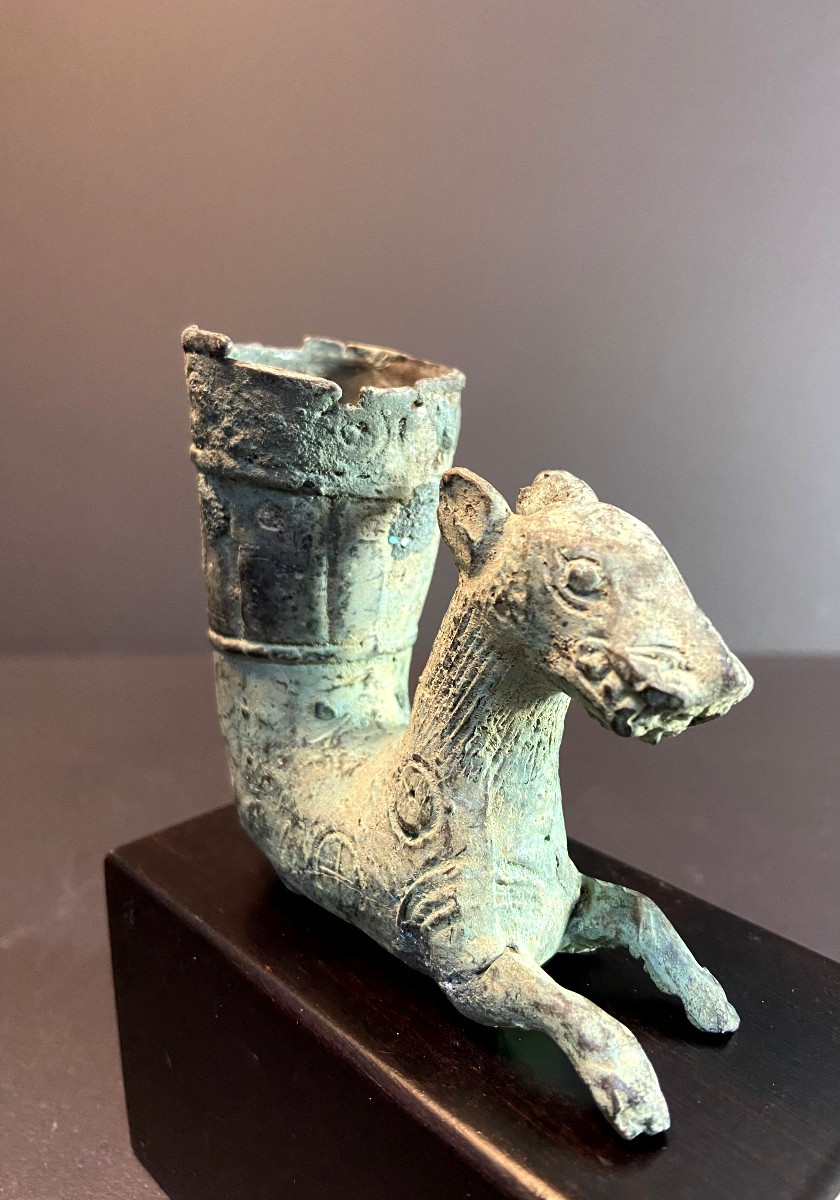 Civilisation de Bactriane, 400 avant notre ère, Rhyton décoré d'un buste de tigre rugissant.-photo-3