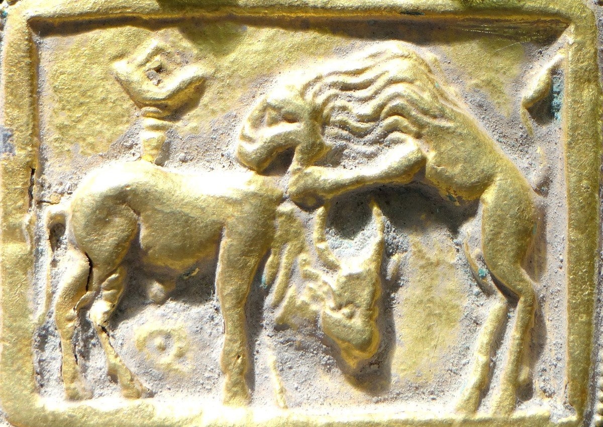 Gandhara Greco-buddhist Art, 1st To 3rd Century A.d., Repoussé Gold Pendant.-photo-2