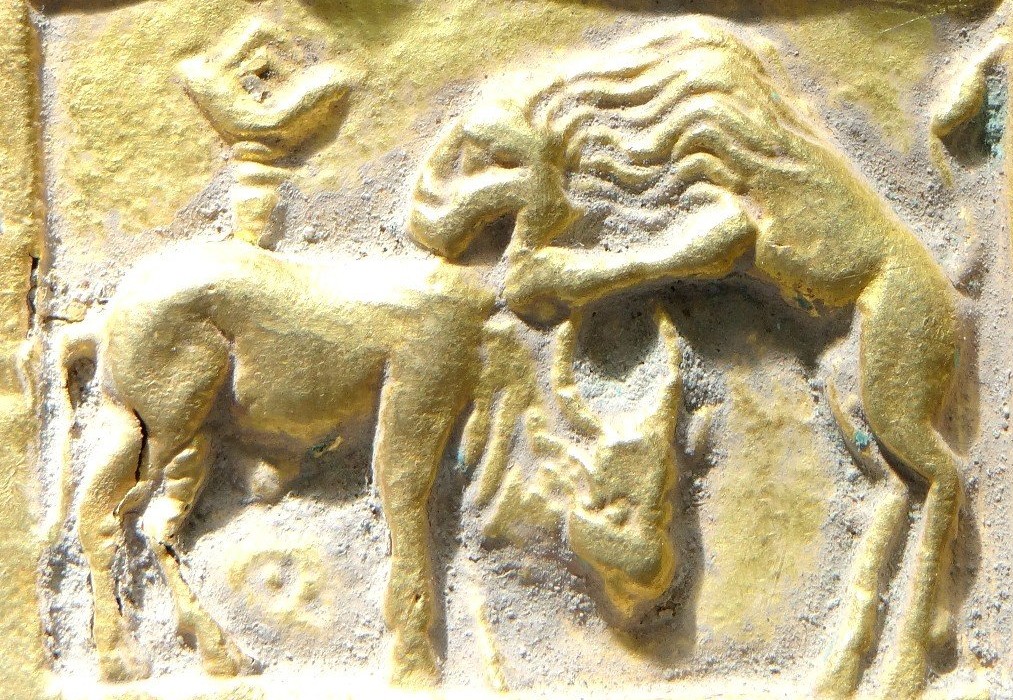 Gandhara Greco-buddhist Art, 1st To 3rd Century A.d., Repoussé Gold Pendant.-photo-1