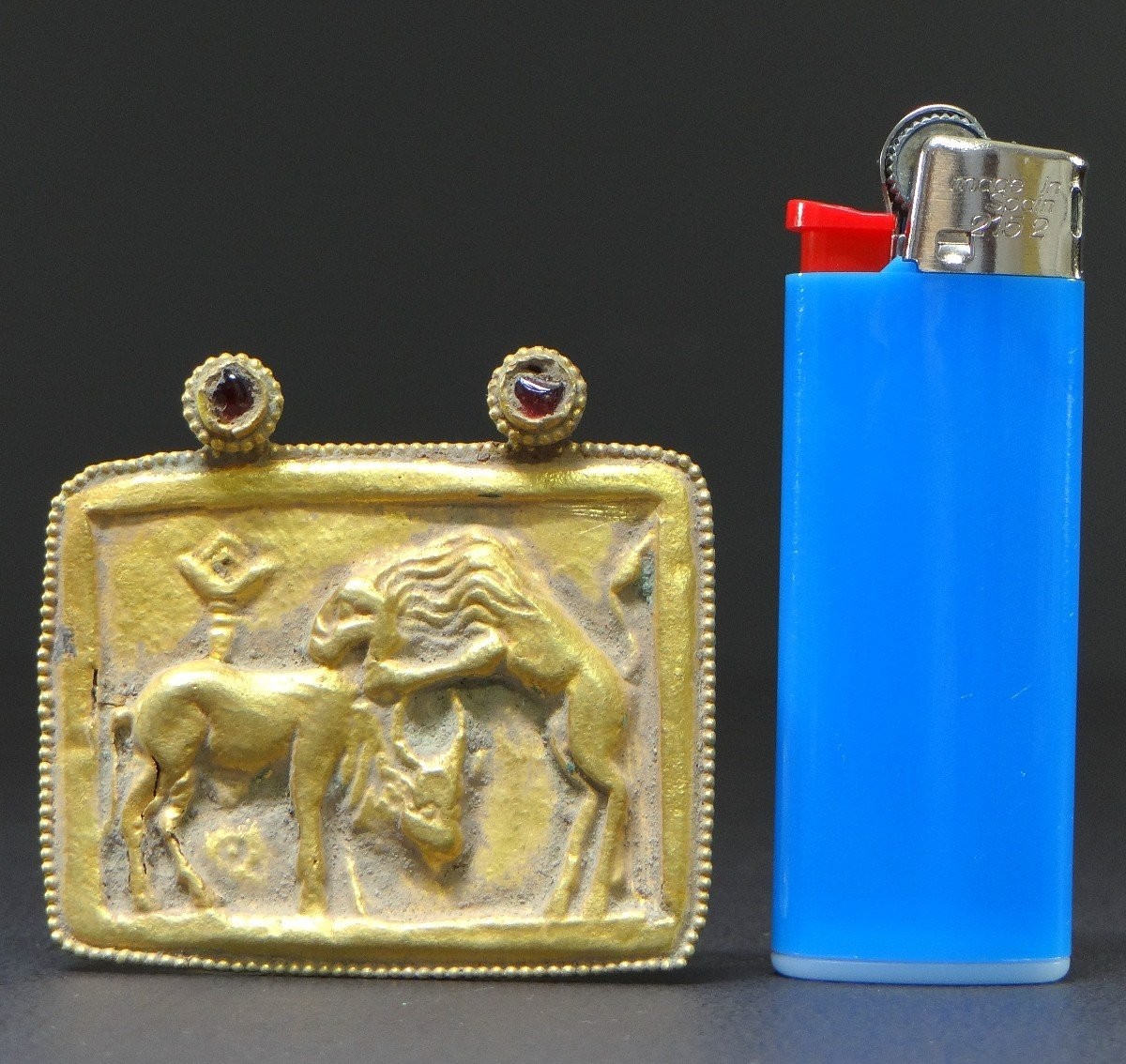 Gandhara Greco-buddhist Art, 1st To 3rd Century A.d., Repoussé Gold Pendant.-photo-4