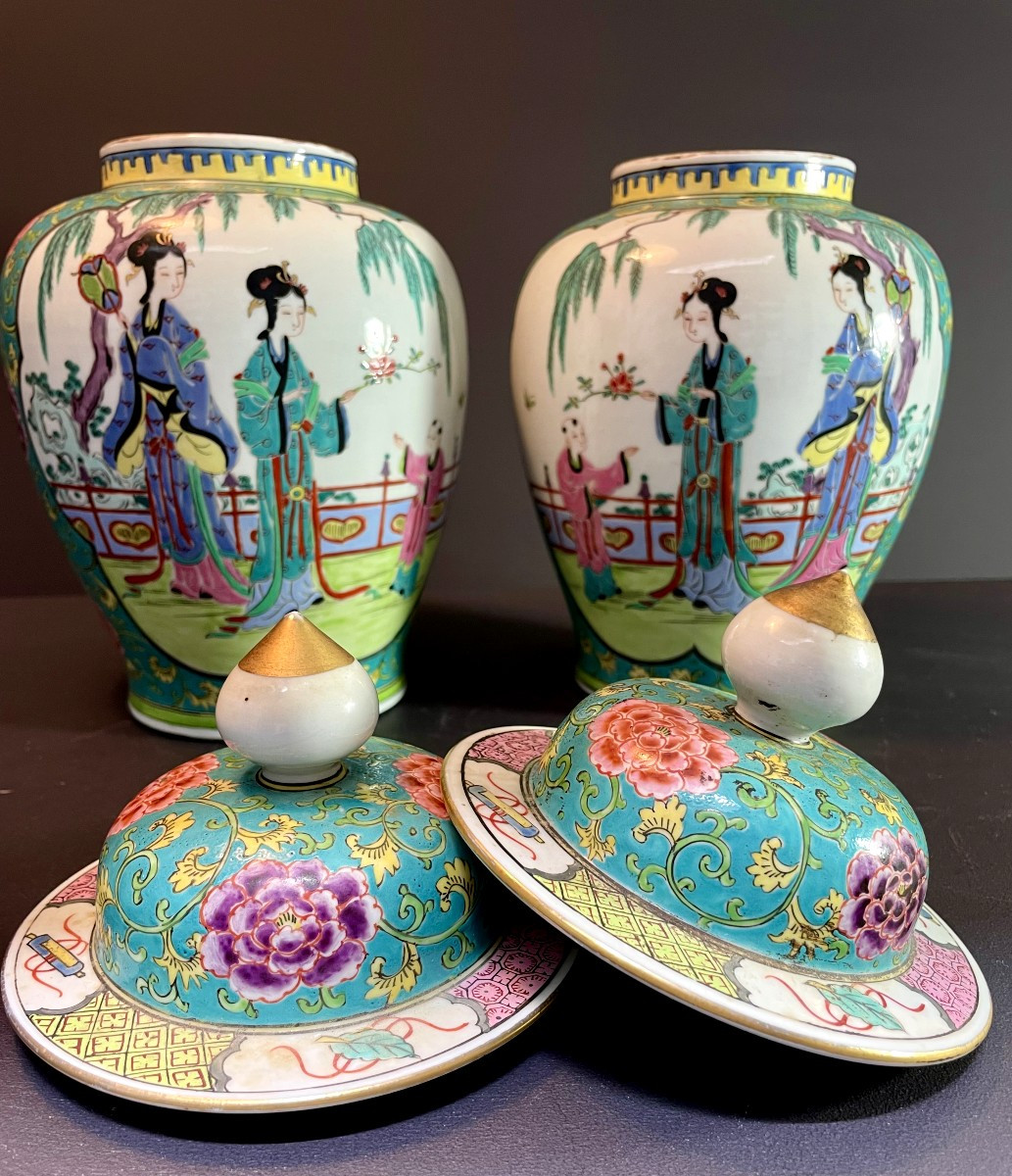 China, Mid 20th Century, Pair Of Richly Decorated Porcelain Jars With Lids.
