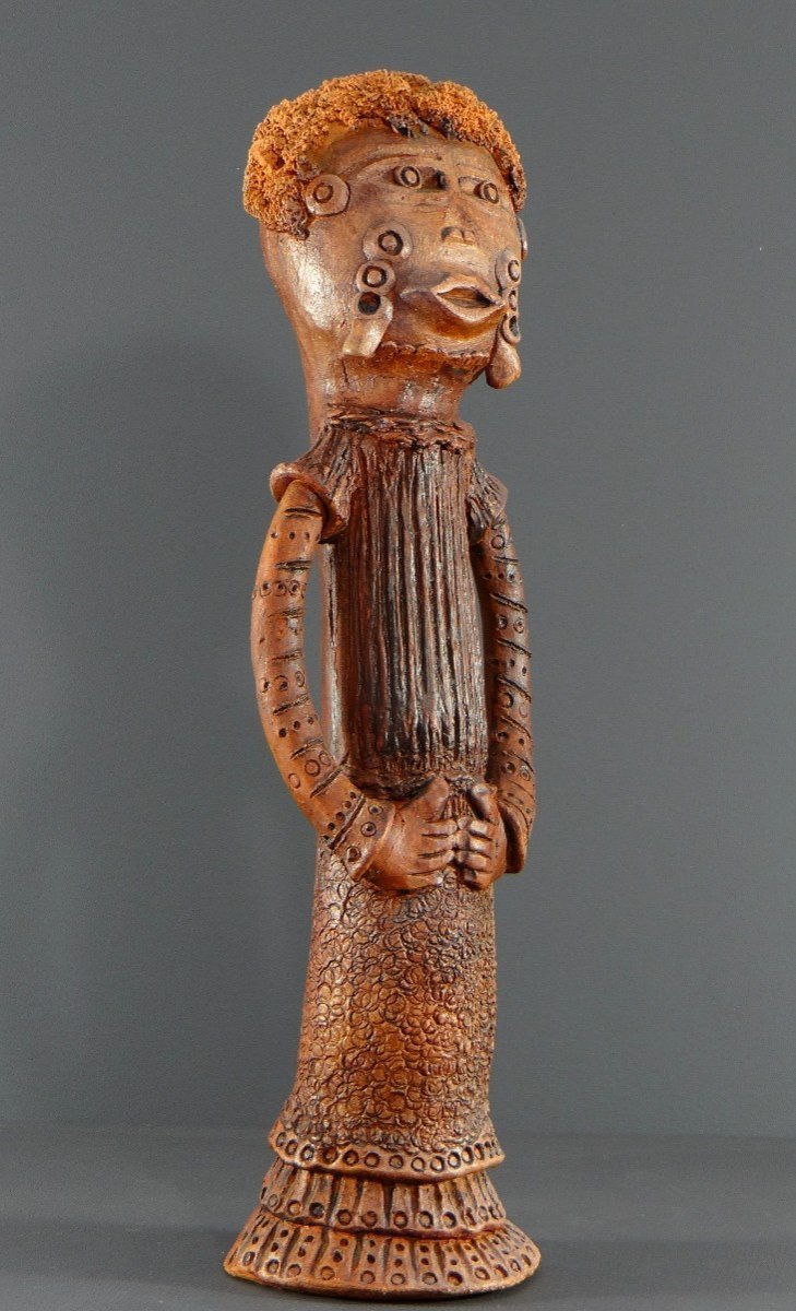 France, Années 1960, Grande Sculpture Anthropomorphe De Style Africaniste En Terre Cuite.-photo-4