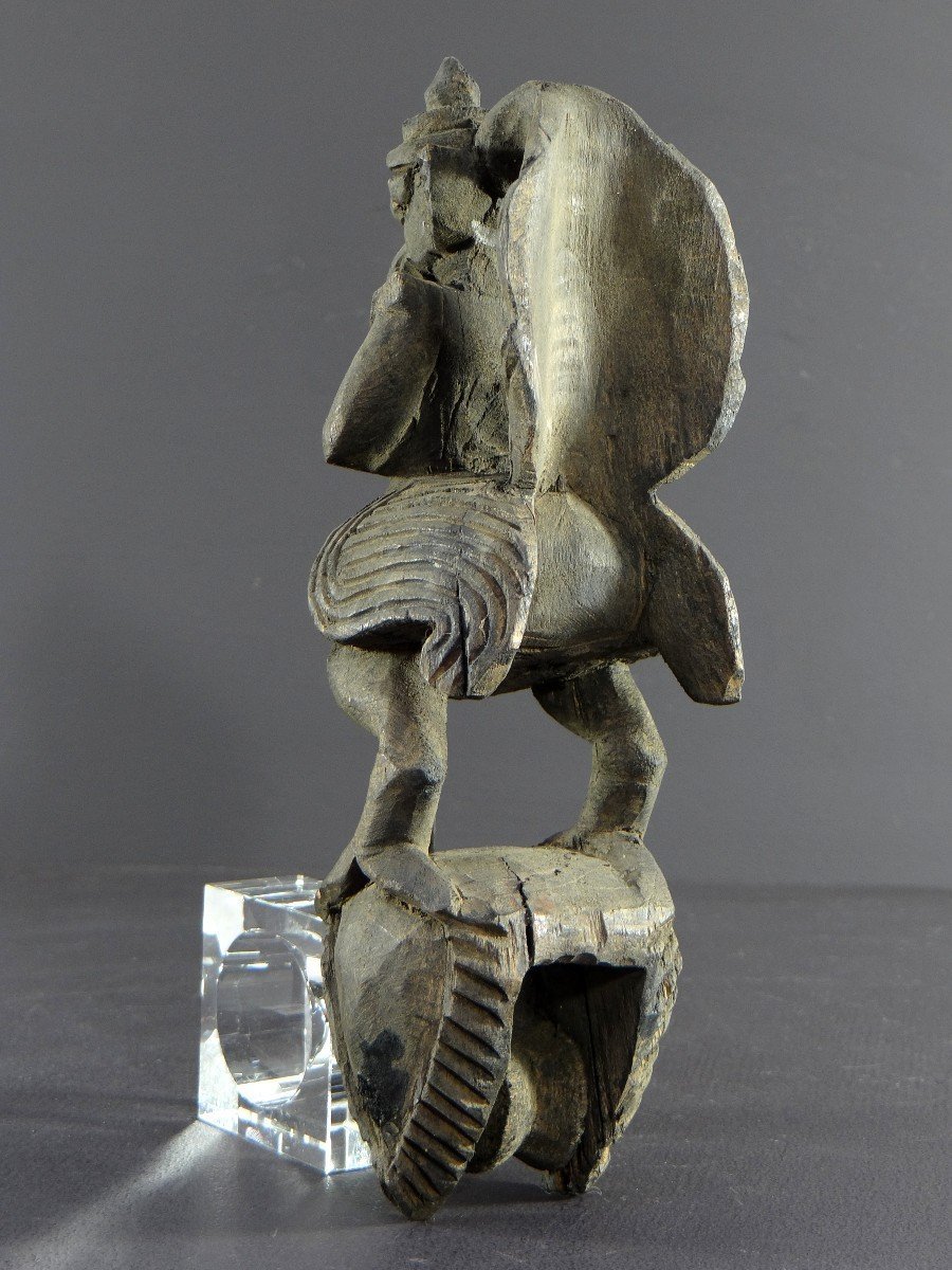 Burma, Mid-20th Century, Carved Loom Pulley Depicting Garuda.-photo-6