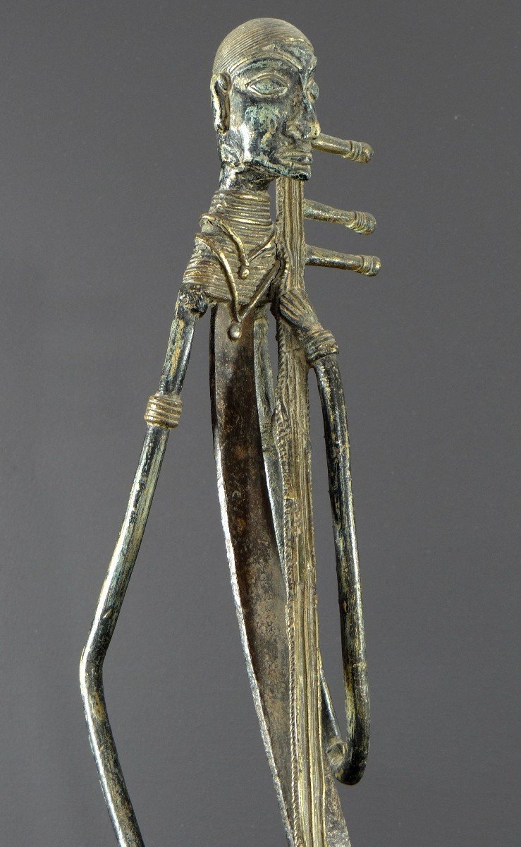 India, Early 20th Century, Rare And Large Tribal Bronze Statue, Saranghi Player.-photo-3